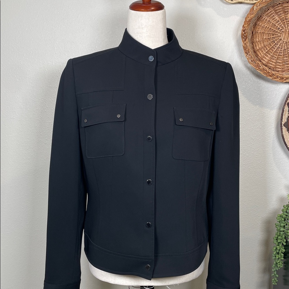 Tahari Military Style Boxy Blazer Jacket Black Size 8 Modern Style Snaps